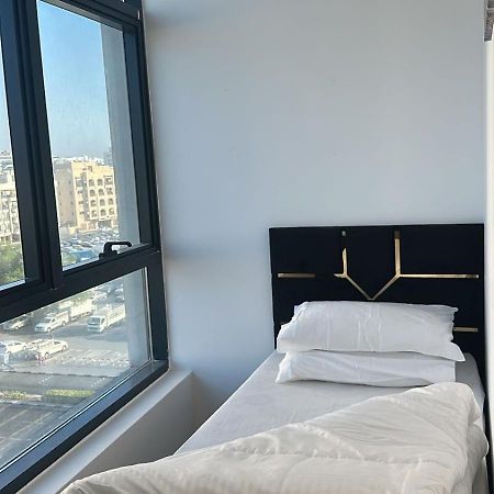 Four Stars Hostel Dubai Esterno foto